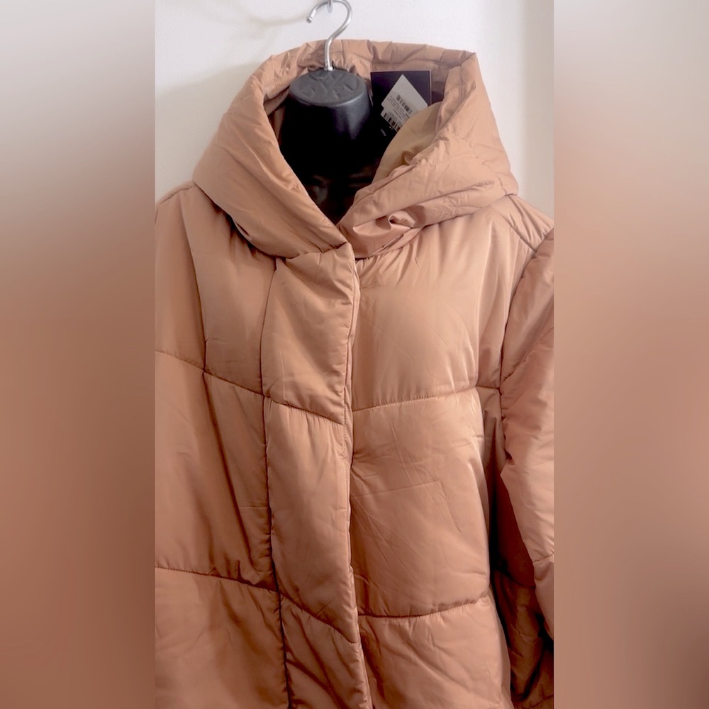 AVA & VIV MAXI HOODED PUFFER SIZE 3X PIT TO PIT 26” LENGTH 46” HAS POCKETS NWOT - Picture 5 of 5
